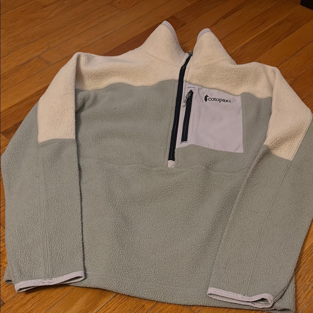 Cotopaxi Fleece Pullover in Cream and Gray